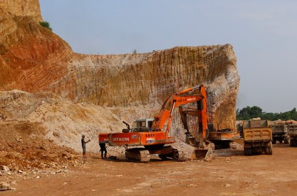 Mỏ đất xã Phú Sơn
