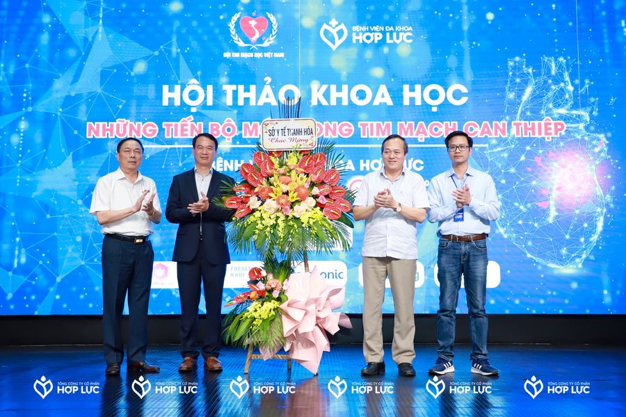 Bệnh viện Đa khoa Hợp Lực tổ chức hội thảo khoa học với chủ đề: Những tiến bộ mới trong tim mạch can thiệp với gần 200 đại biểu tham dự.