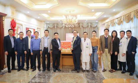 Chủ tịch UBND thành phố Thanh Hóa đã đến thăm và chúc Tết Tổng Công ty Cổ phần Hợp Lực