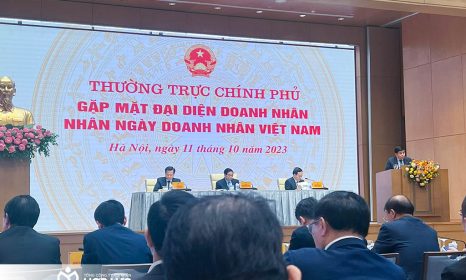 GS.TS Nguyễn Văn Đệ tham dự buổi gặp mặt đại diện doanh nhân nhân Ngày Doanh nhân Việt Nam