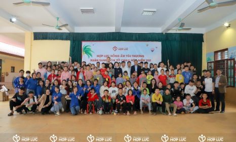 Hop Luc Joint Stock Company visited and gave gifts to children at Thanh Hoa SOS Children’s Village