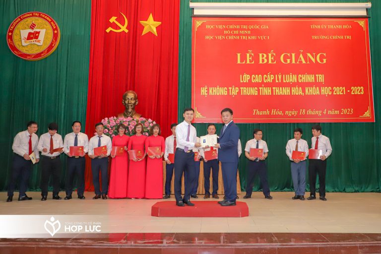 Closing Ceremony of the advanced political theory class of Thanh Hoa province, non-concentrated system, course 2021 – 2023