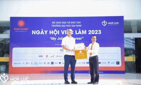 The Corporation co-organized the program with many attractive job opportunities exclusively for Dai Nam students.