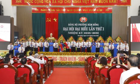 ĐỒNG CHÍ NGUYỄN VĂN THÀNH – BÍ THƯ ĐẢNG BỘ THAM DỰ ĐẠI HỘI ĐẠI BIỂU ĐẢNG BỘ PHƯỜNG HÀM RỒNG LẦN THỨ I, NHIỆM KỲ 2025 – 2030